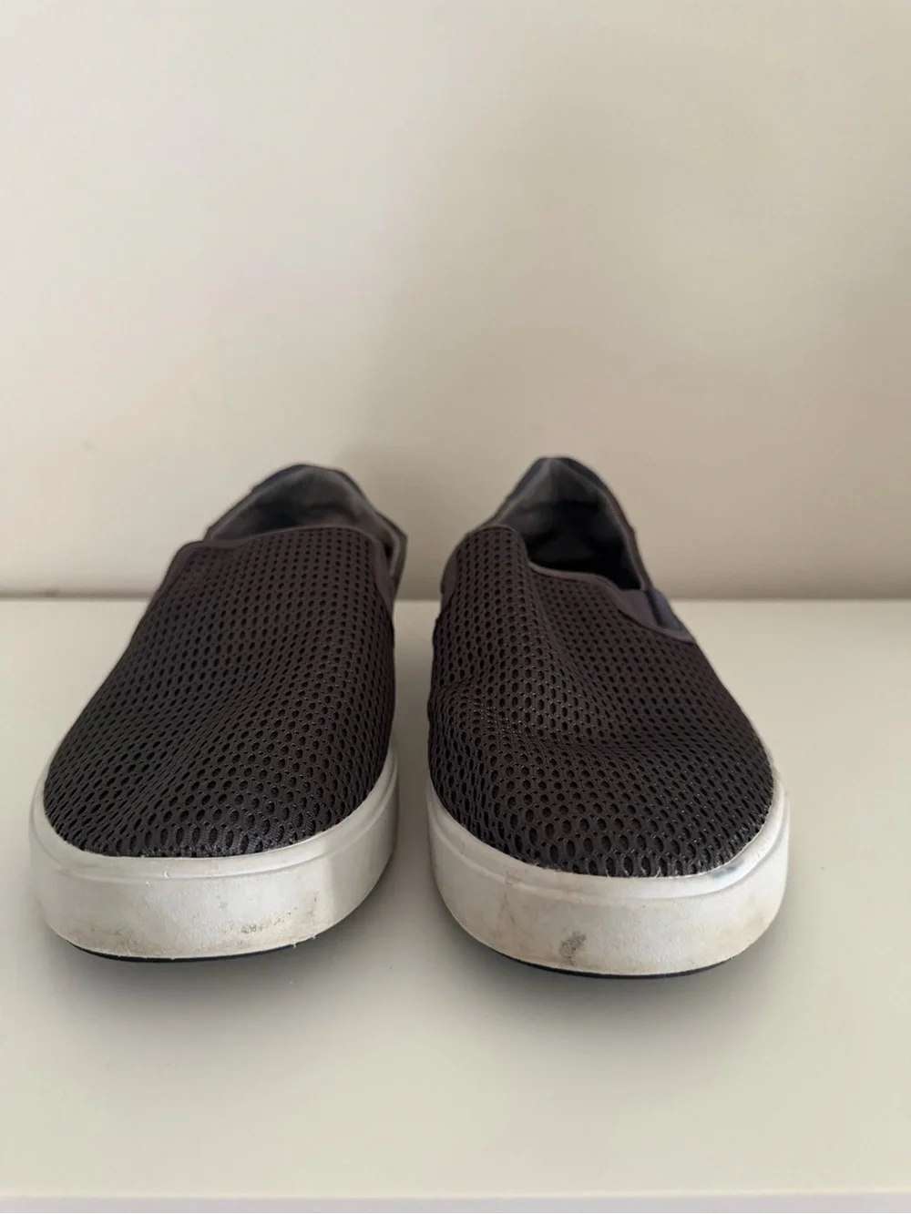 OluKai men’s 11 Lae’ahi gray mesh crush heel slip on comfort lightweight sneaker